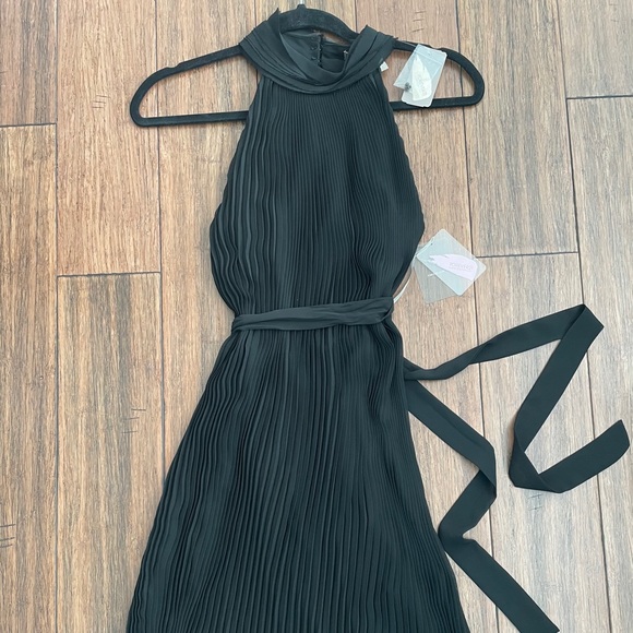 Black Pleated Halter Dress - Picture 7 of 8